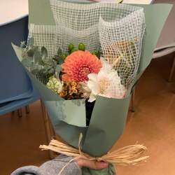 プロフィール詳細を見る